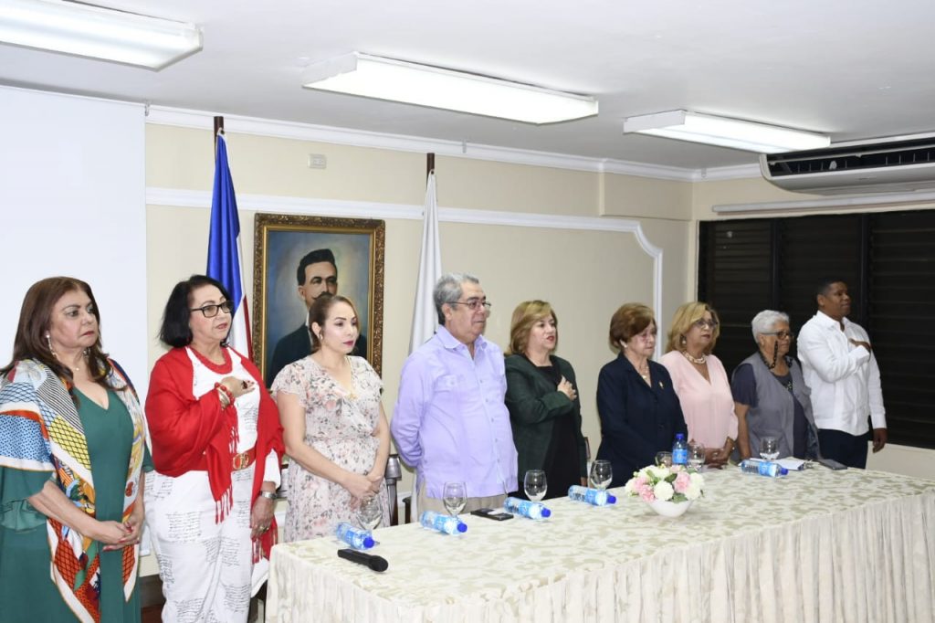 Feministas e intelectuales debaten rol historico de las mujeres en luchas patrioticas Republica Dominicana