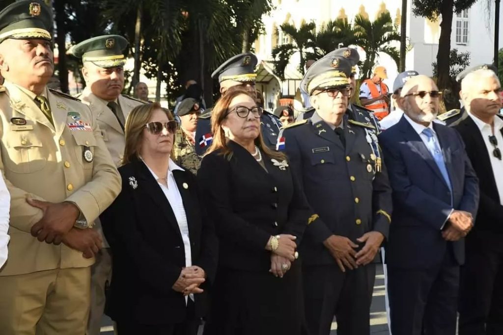Rosa Santos y autoridades de Santiago conmemoran el 179 aniversario de la Independencia Nacional