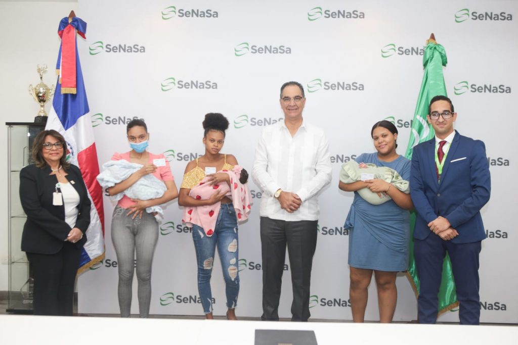 SeNaSa entrega carne a los primeros bebes nacidos en el 2023