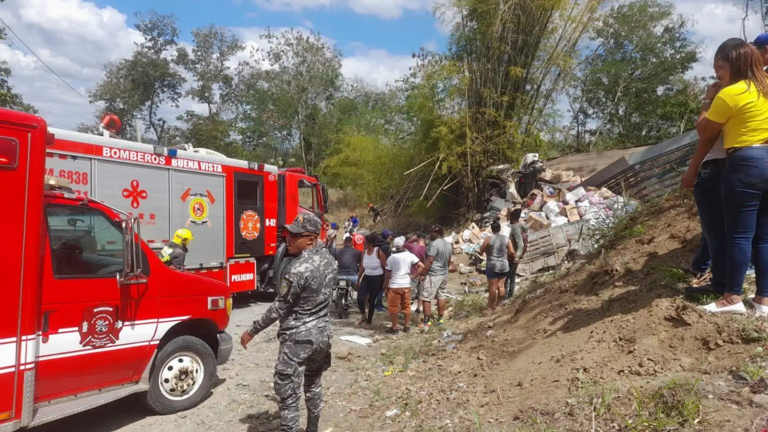 accidente entre varios vehiculos en carretera Jarabacoa La Vega