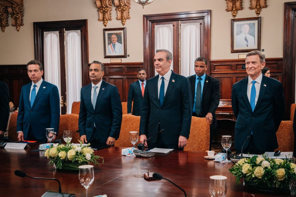 Abinader y Marcelo Rebelo De Sousa encabezan reunion con delegaciones de ambos paises