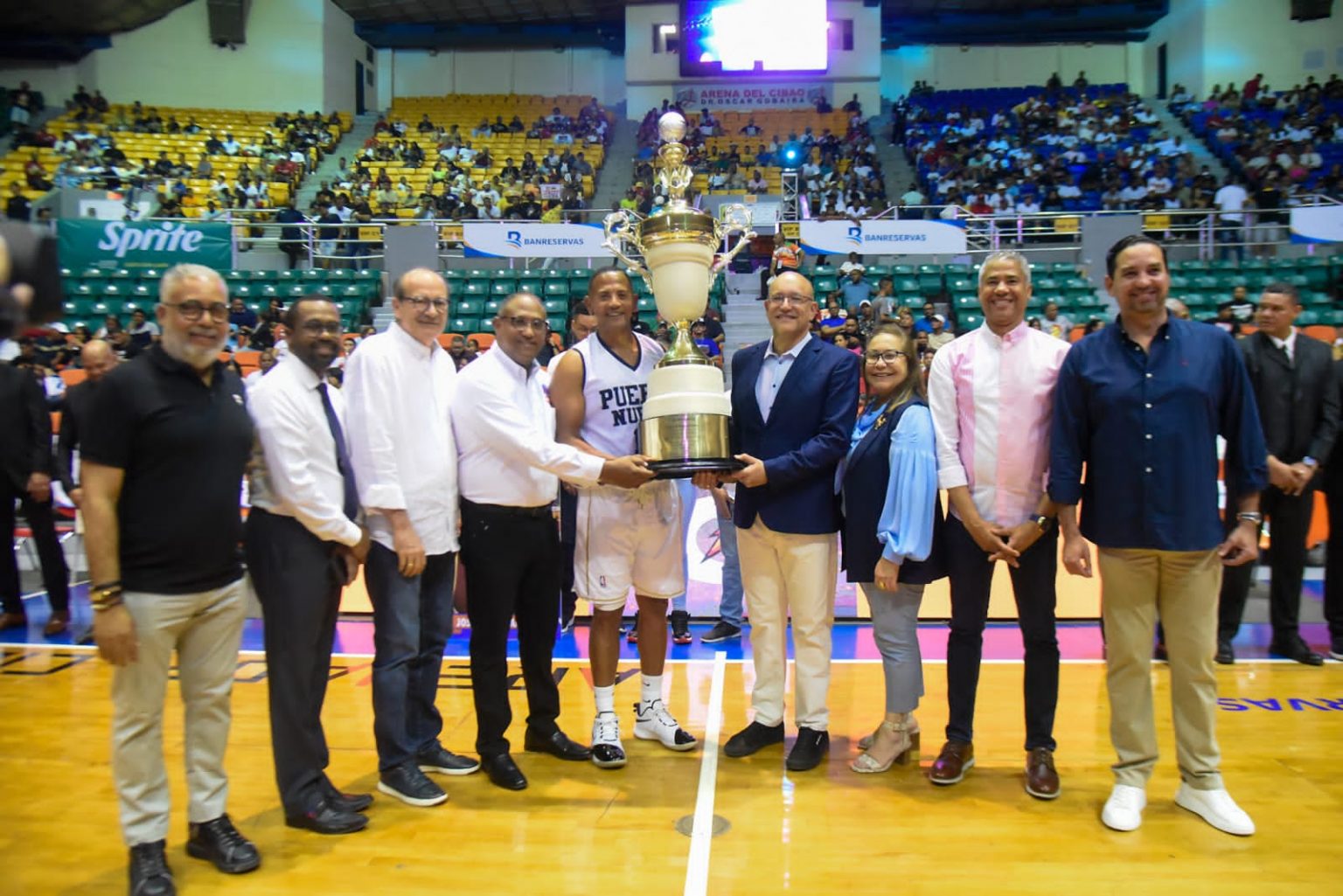 Baloncesto Superior de Santiago dedicado a Jose Ignacio paliza y con gran homenaje a Jose Bombo Abreu