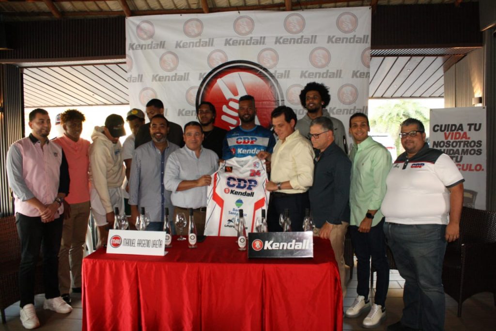 CDP presenta un trabuco de equipo con miras al venidero Torneo de Baloncesto Superior de Santiago