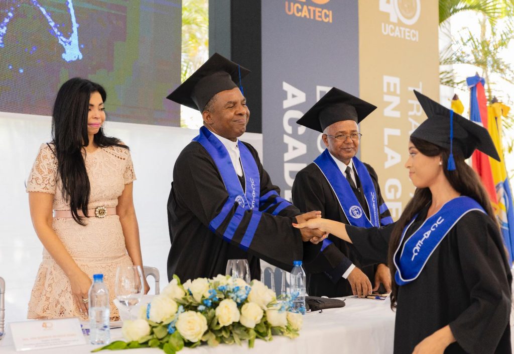 La UCATECI celebra su Septuagesima Quinta Graduacion Ordinaria