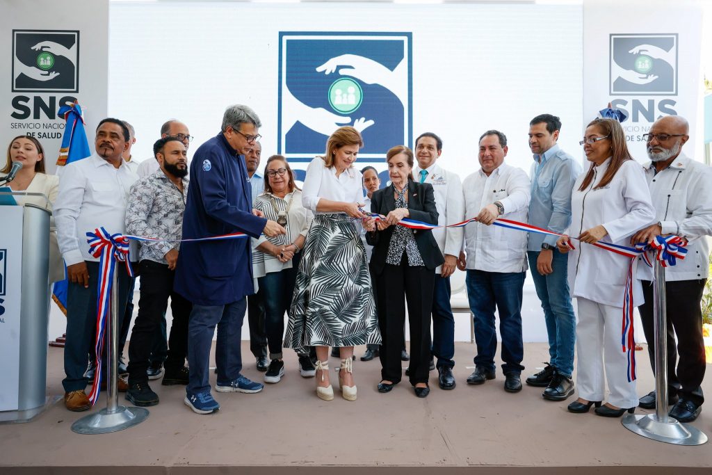 Vicepresidenta inaugura segunda etapa remozamiento Hospital Municipal Dr. Luis Espaillat de Sabana Iglesia