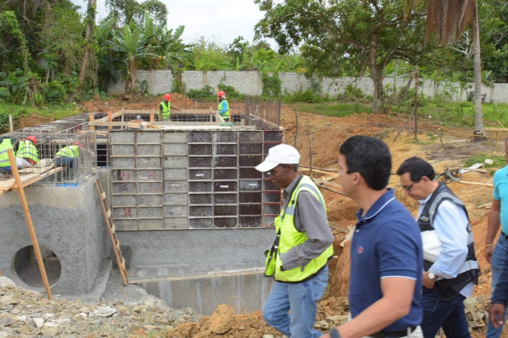 Wellington Arnaud supervisa obras en el este