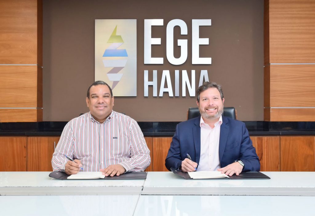 Firman contrato de Concesion Definitiva del Parque Solar Sajoma 1