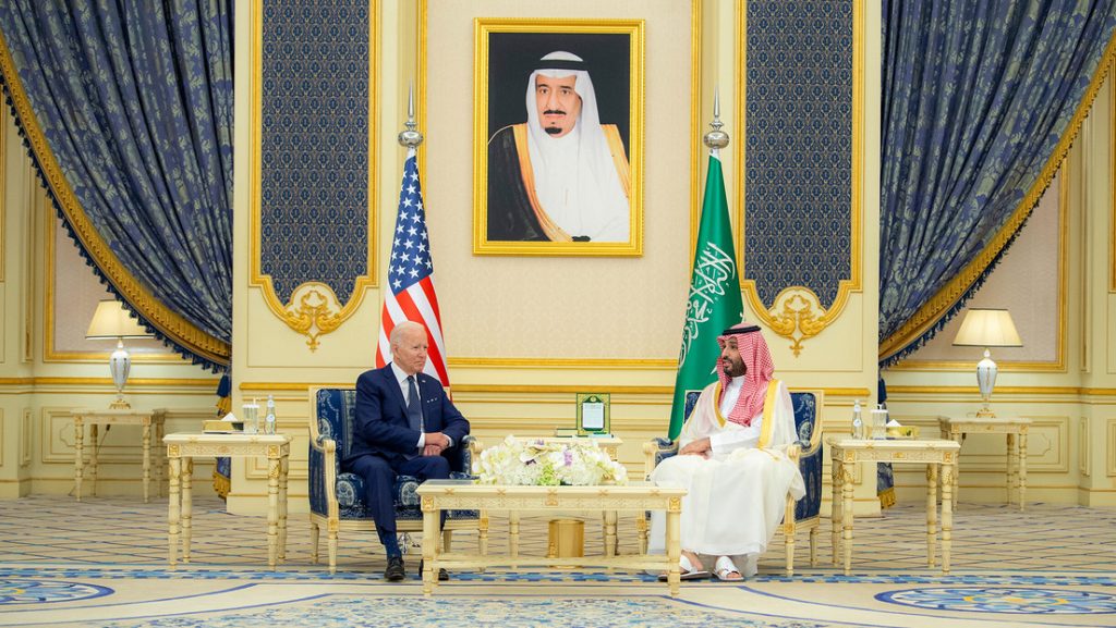 Joe Biden reunido con el principe heredero de Arabia Saudita Mohammed bin Salman