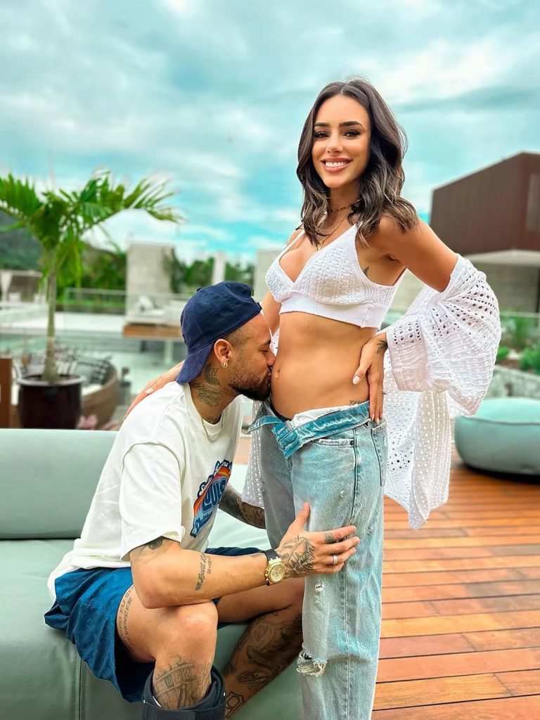 Neymar y su novia Bruna Biancardi anunciaron que seran padres