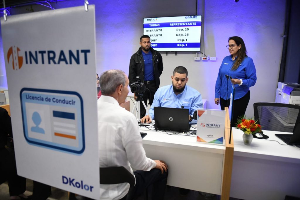 Abinader Oficina de Licencias 1