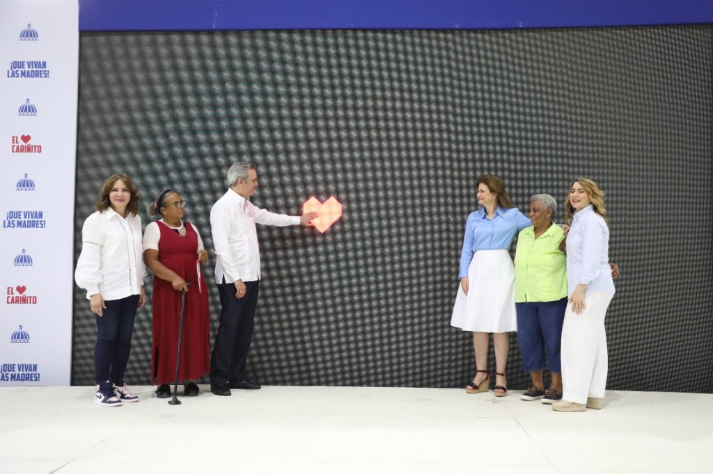 Presidente Abinader anuncia un bono que impactará a un millón de madres Abinader anuncia un bono que impactara a un millon de madres1