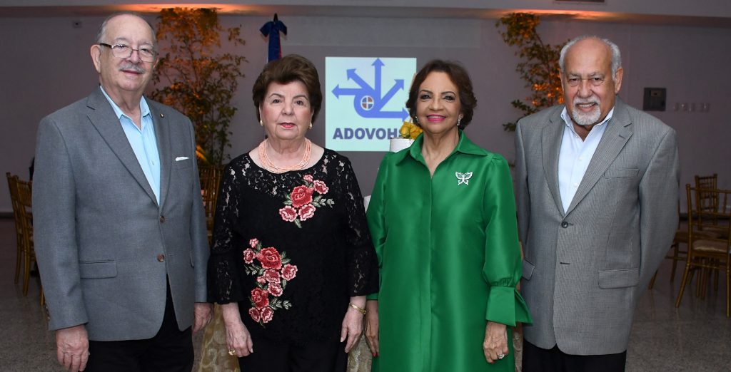 Cesar Ivan Feris Iglesias Ingrid de Feris Angelica Benitez de Ginebra y Danny Mendez