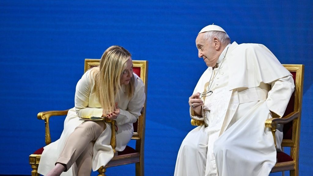El papa Francisco insta a tener mas hijos no mascotas