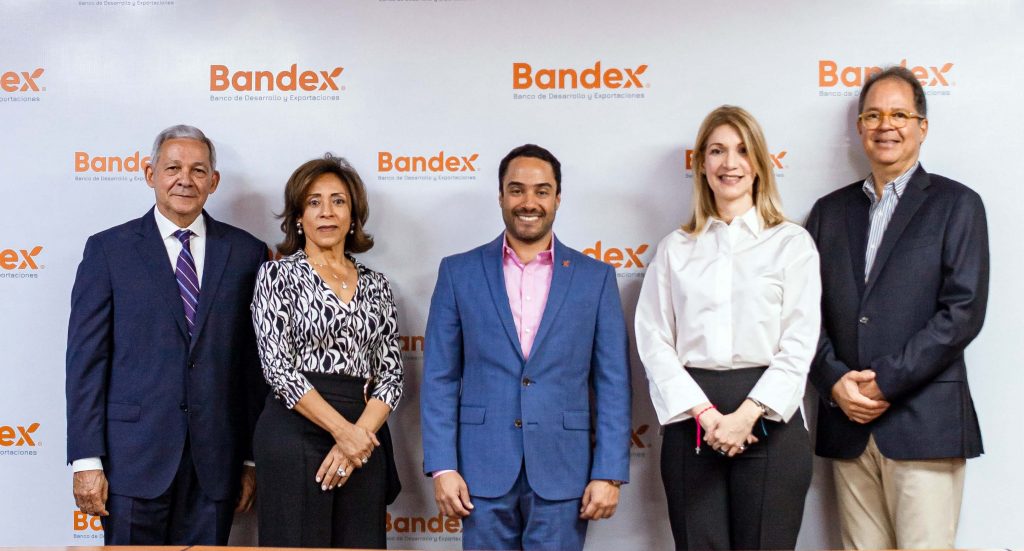 FONDESA Y BANDEX firman acuerdo para créditos educativos FONDESA Y BANDEX firman acuerdo para creditos educativos