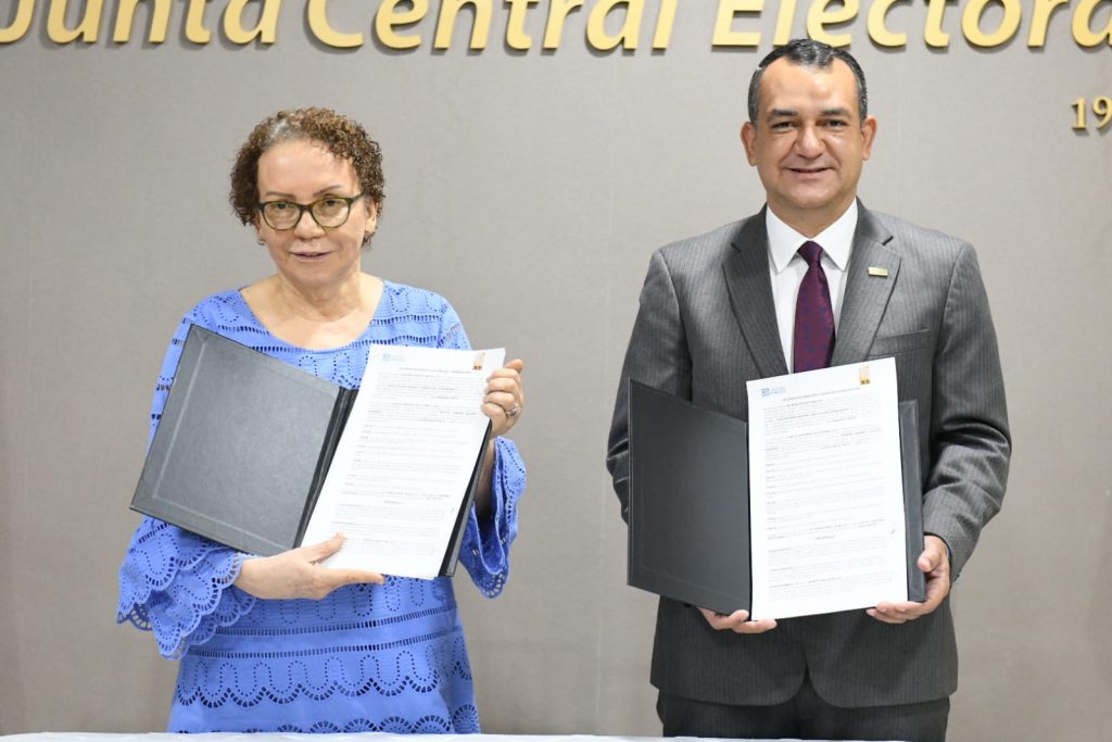 JCE y MP firman acuerdo de cooperacion para establecer el voto penitenciario en elecciones de 2024a