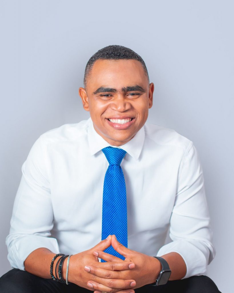 José de la Cruz presenta sus aspiraciones a diputado por JS Jose de la Cruz presenta sus aspiraciones a diputado por JS