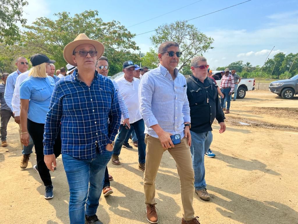 Limber Cruz y Freddy fernandez relanzamiento Proyecto La Cruz de Manzanillo