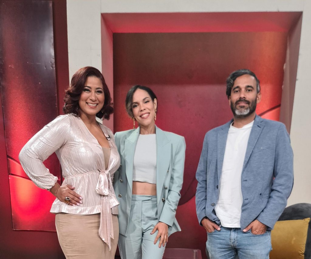 Yenny lovera en Pies en la arena