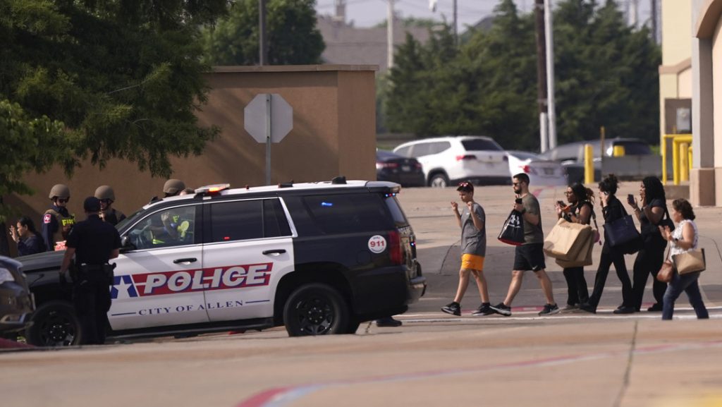 tiroteo en un centro comercial de Texas dejo 8 muertos y 7 heridos