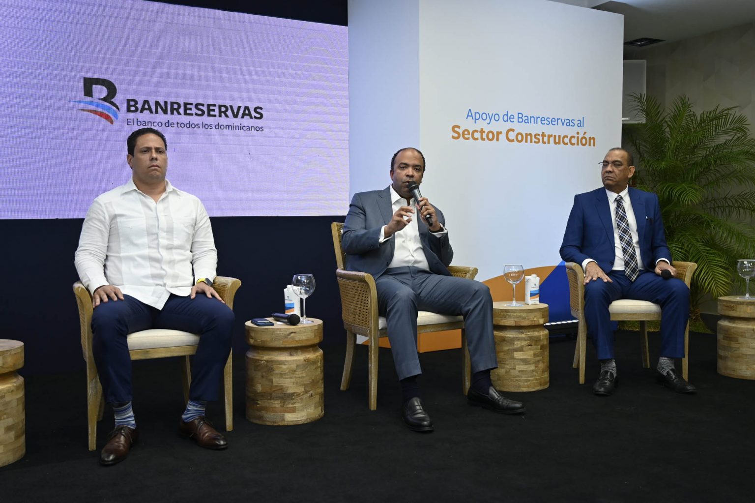 Banreservas respalda sector construccion con financiamientos