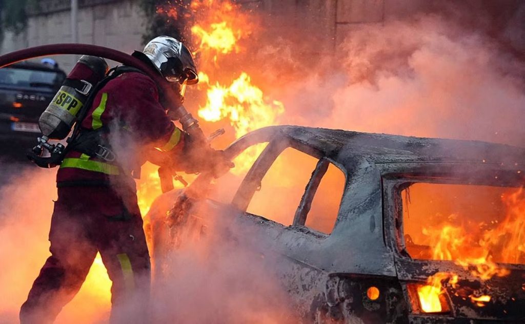 Francia al menos 13 detenidos dejaron los disturbios en Nanterre tras la muerte de un adolescente