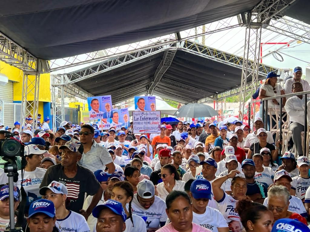 Fredy Fernandez arranca su campana senatorial en la provincia Hermanas Mirabal con el apoyo de cientos de dirigentes2