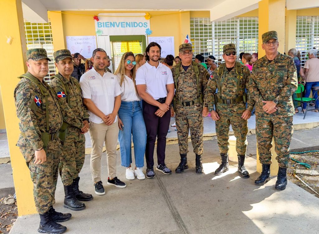 Fundacion Raymond Rodriguez y Ejercito RD realizan amplia jornada de salud gratuita en Santiago y Licey al Medio1