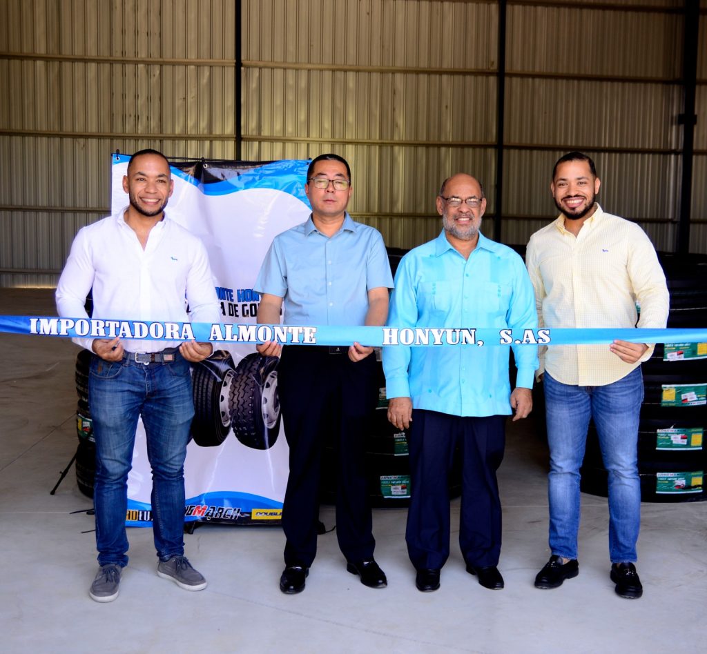 Inauguran Importadora de Gomas Almonte Honyun
