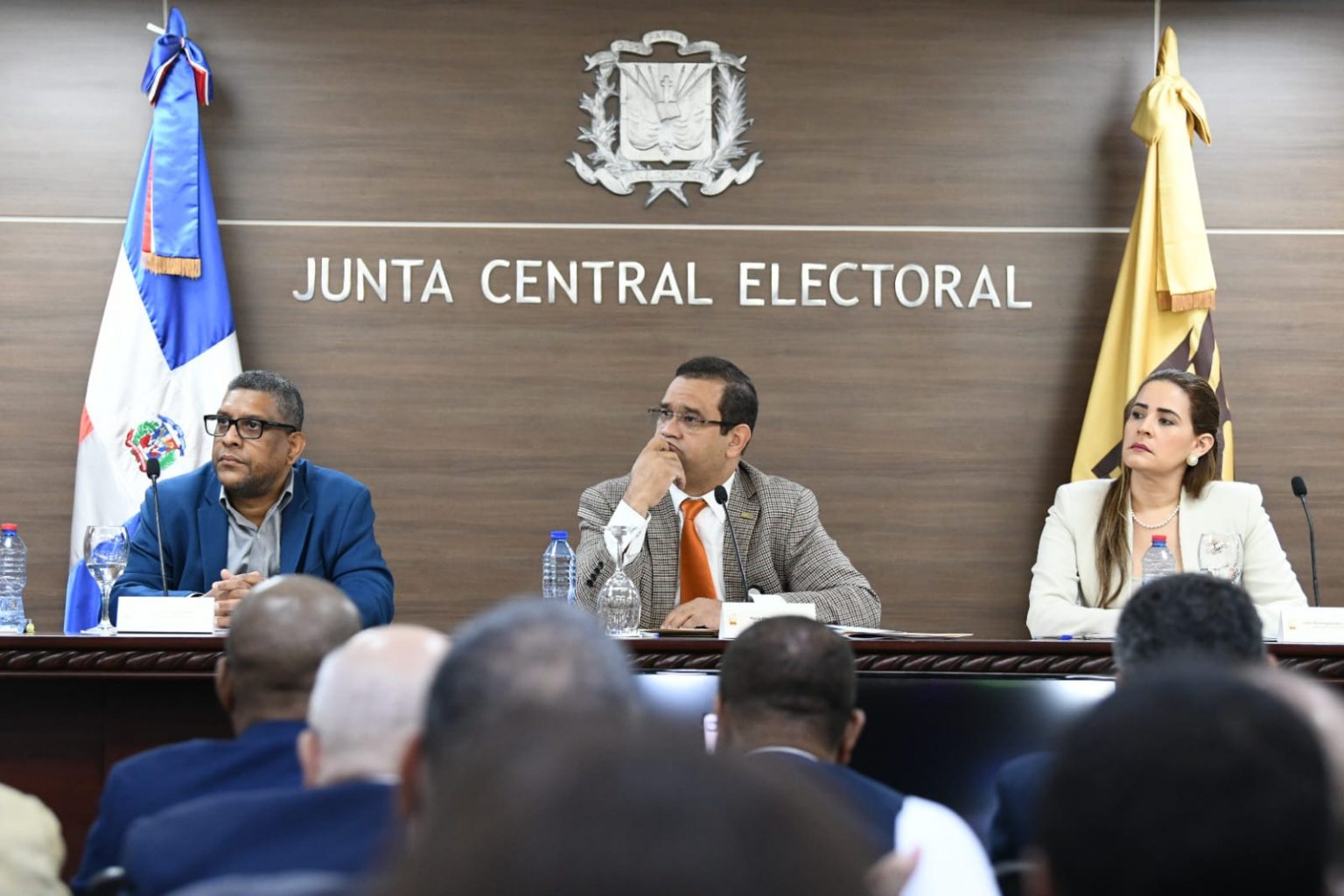 JCE sostiene reunion con delegados de organizaciones politicas