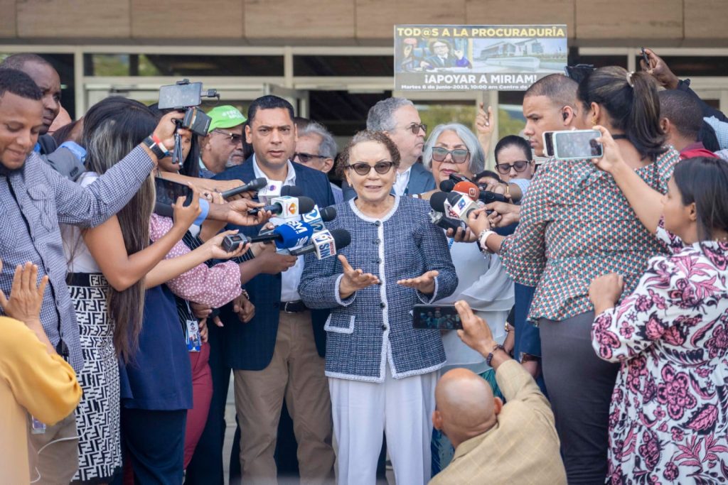 Miriam Germán dice le afectó amenaza de que matarían a su hijo Miriam German dice le afecto amenaza de que matarian a su hijo