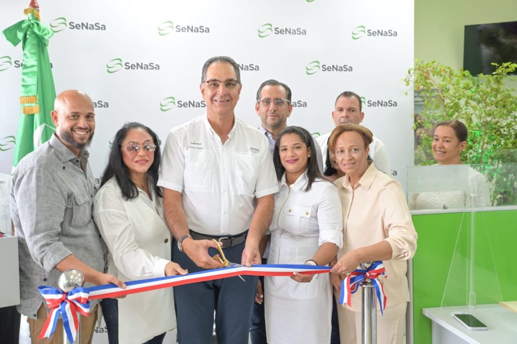 SeNaSa inaugura nuevo centro de servicios y realizan jornada de salud en Nagua