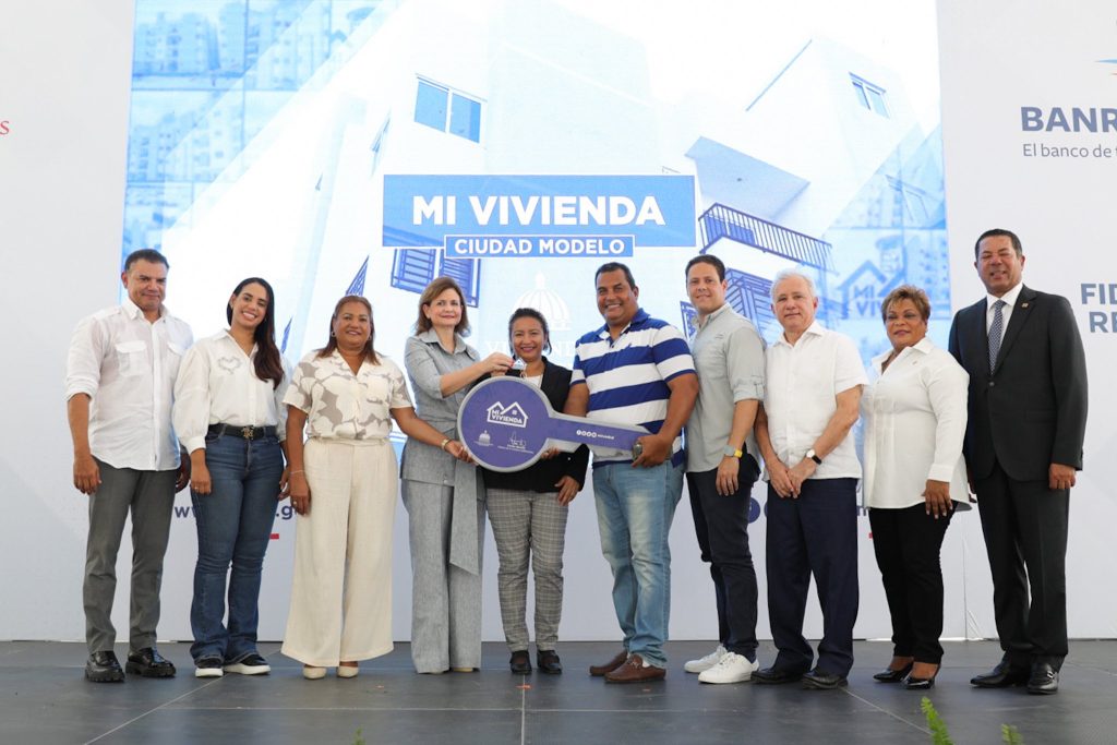 Abinader sigue activo inaugurara 18 obras este fin de semana en siete provincias y el DN