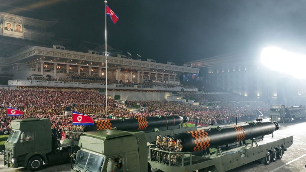 Corea del Norte muestra por primera vez su dron submarino nuclear Haeil 1