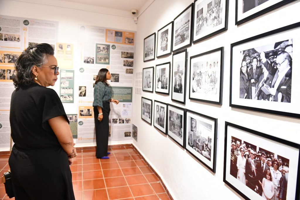 La JCE y el Centro Cultural Banreservas dejan abierta al publico la exposicion documental 100 anos1