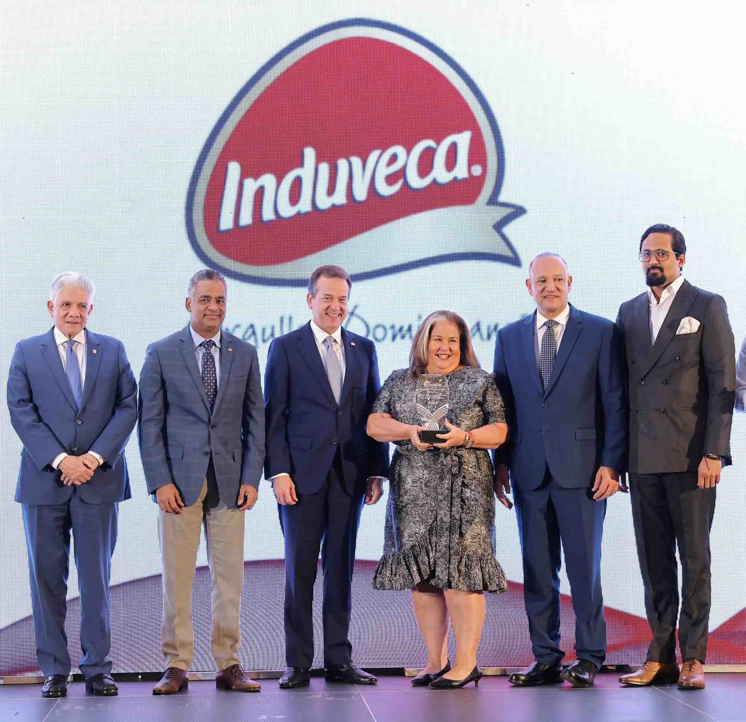 MercaSID e Induveca reciben reconocimiento a la Innovacion Industrial por PROINDUSTRIA