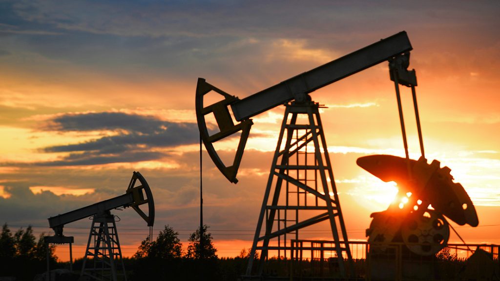 petroleo para agosto y Rusia recorta su exportacion