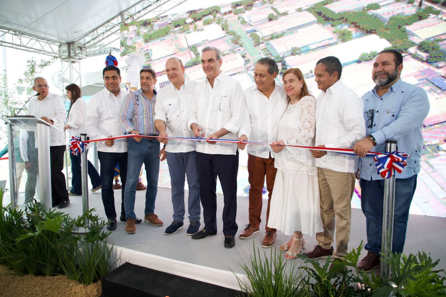 Abinader inaugura 7 obras en Bonao y La Vega tres centros educativos y dos nuevas instalaciones de INFOTEP