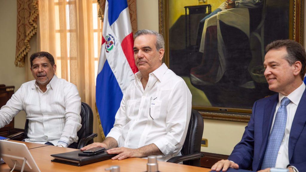 Abinader se reune con Comision Interministerial y sector arrocero para dar seguimiento al dialogo del arroz en el DR Cafta