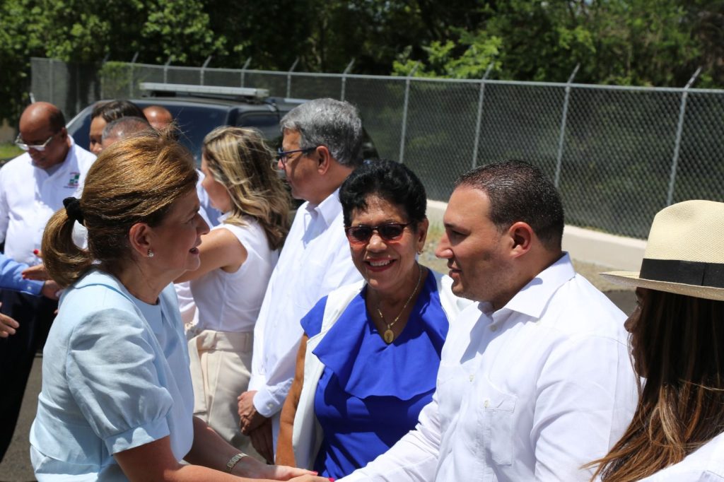 Precandidato a diputado Gilberto Serulle valora acciones de la vicepresidenta Raquel Peña en favor de Santiago Gilberto Serulle valora acciones de la vicepresidenta Raquel Pena en favor de Santiago