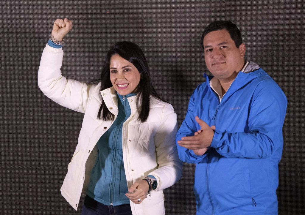 Luisa Gonzalez del Movimiento Politico Revolucion Ciudadana y su companero de formula Andres Arauz