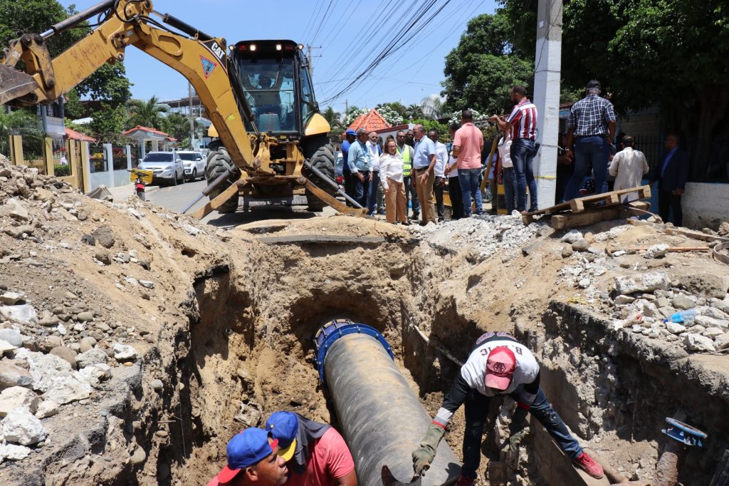 tuberia en Bella Vista tras concluir conexion linea de impulsion