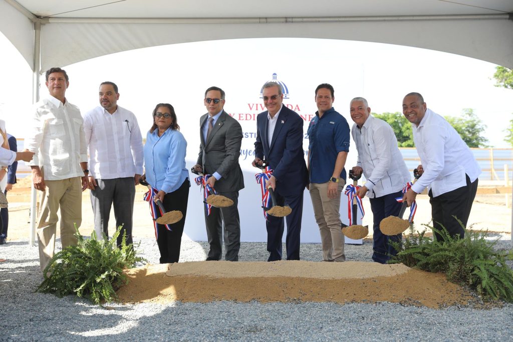 Abinader inicia trabajos construccion edificio Ciudad Judicial de SDO