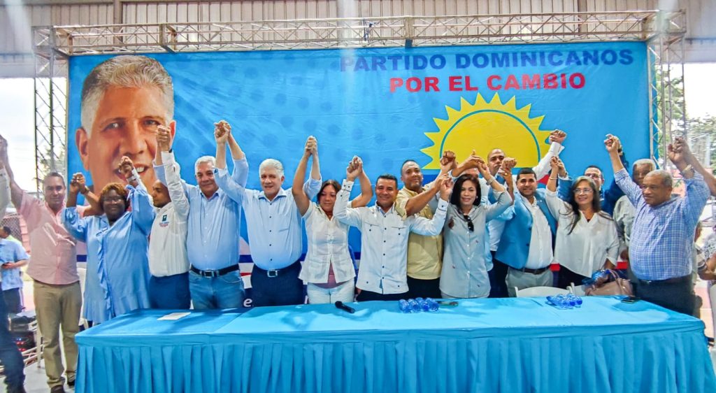 Eduardo Estrella dice trabajan sin descanso para que el presidente Abinader siga cuatro años más en favor de Santiago y el país Eduardo Estrella dice trabajan sin descanso para que el presidente Abinader