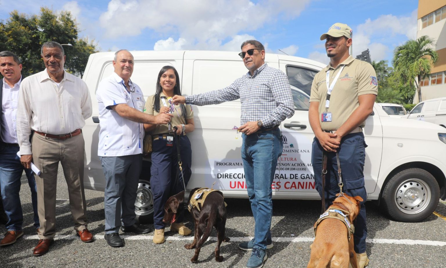 Limber cruz dota de vehiculos a unidades caninas de la Direccion de Ganaderia e1696018937884