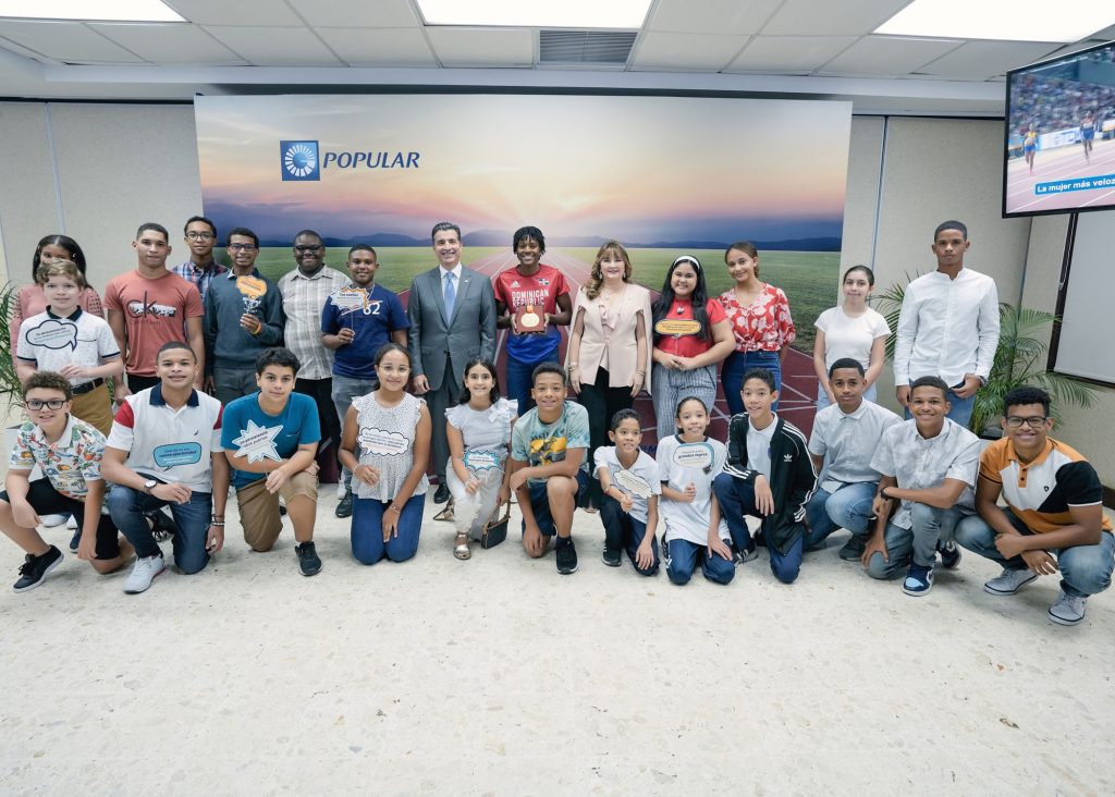 Marileidy Paulino comparte e inspira a colaboradores del Popular y sus hijos