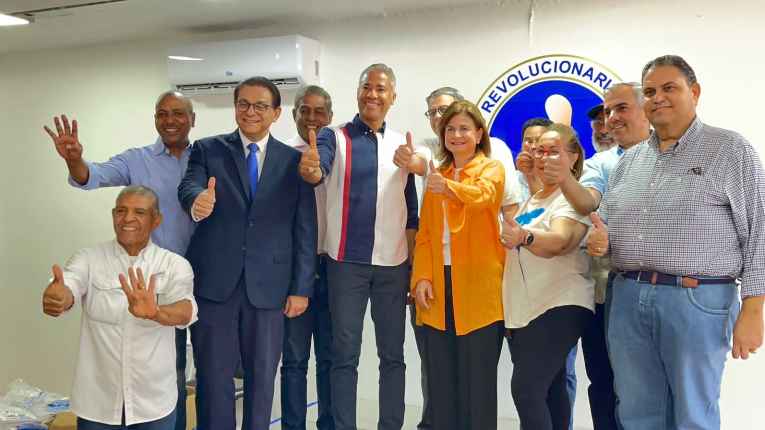 Raquel Pena visita local del PRM en Santiago para supervisar trabajos previos a convencion