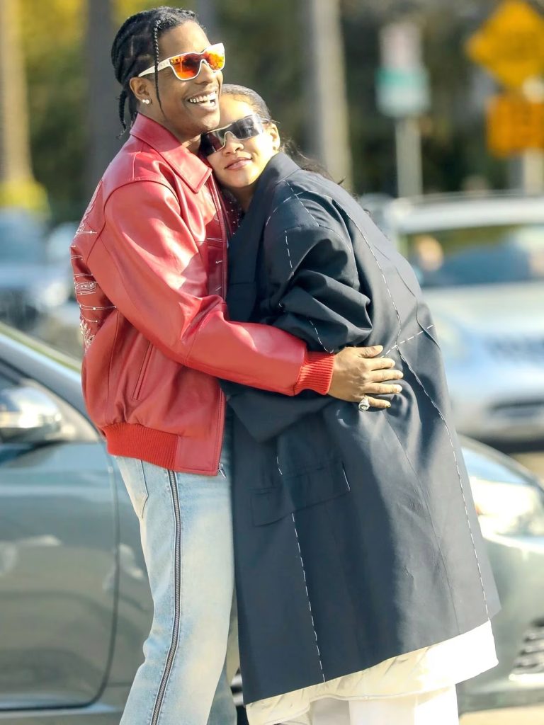 Rihanna y Asap Rocky comparten las primeras fotos de su nueva hija1