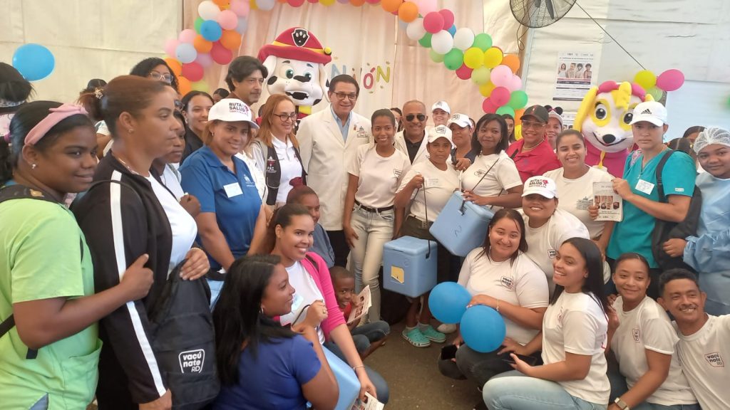 Salud Publica dice amplian programas de vacunacion