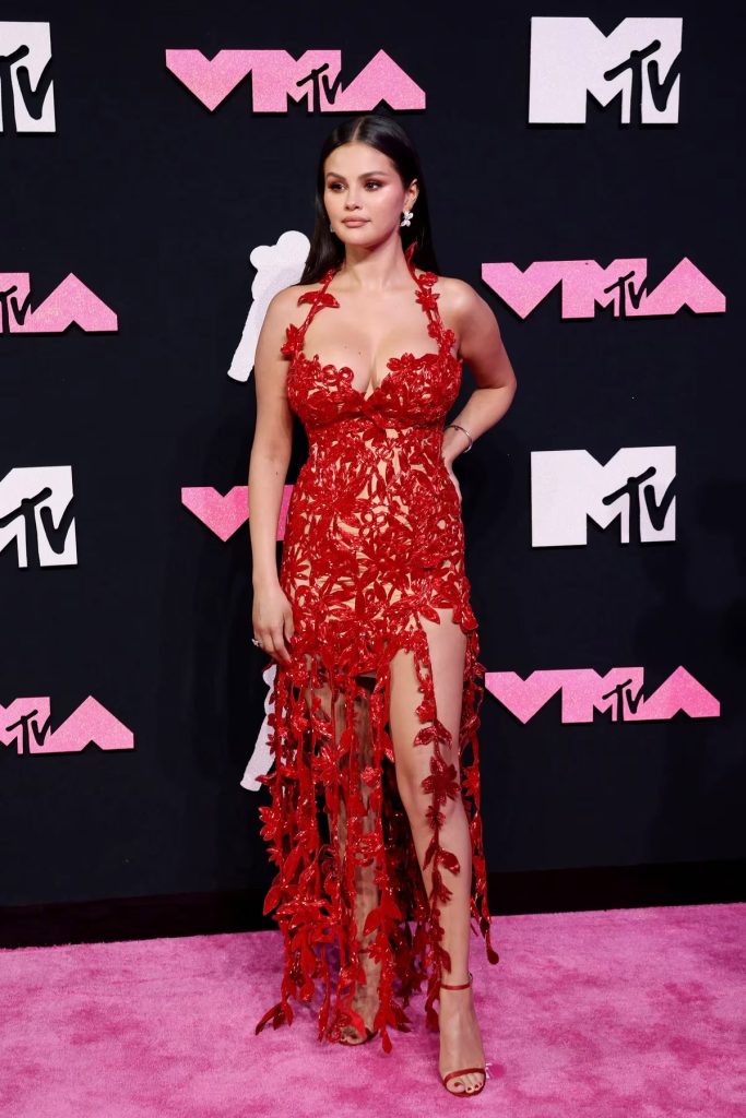 Selena Gomez en los MTV Video Music Awards 2023 que se volvio viral3