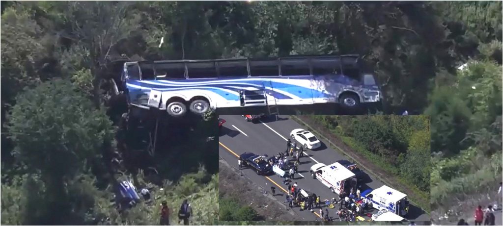 accidente de autobus dejando dos mujeres muertas y 46 estudiantes heridos